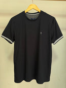 Camisetas com detalhes SALLO